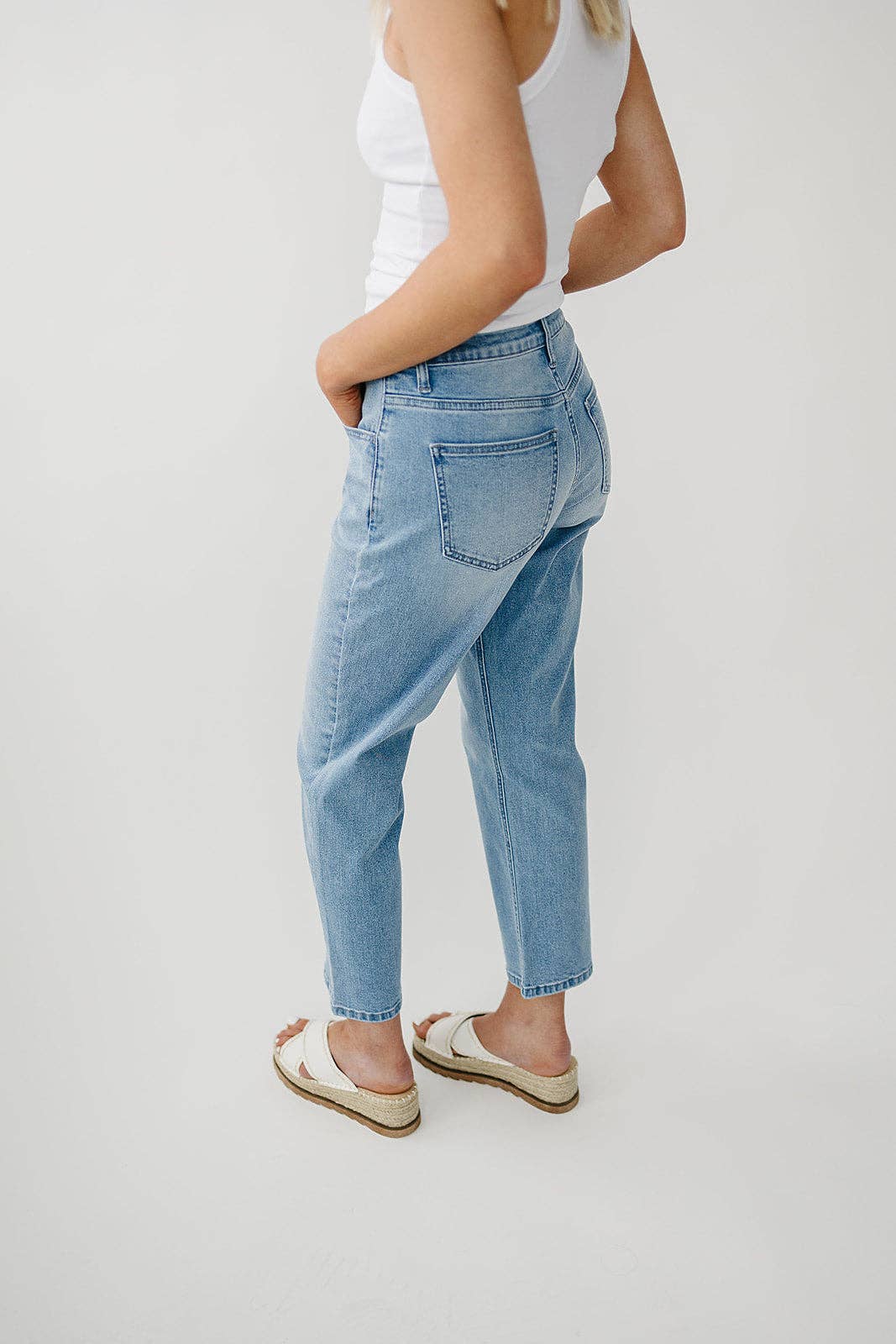 Medium Wash Non-distressed Cropped Jeans